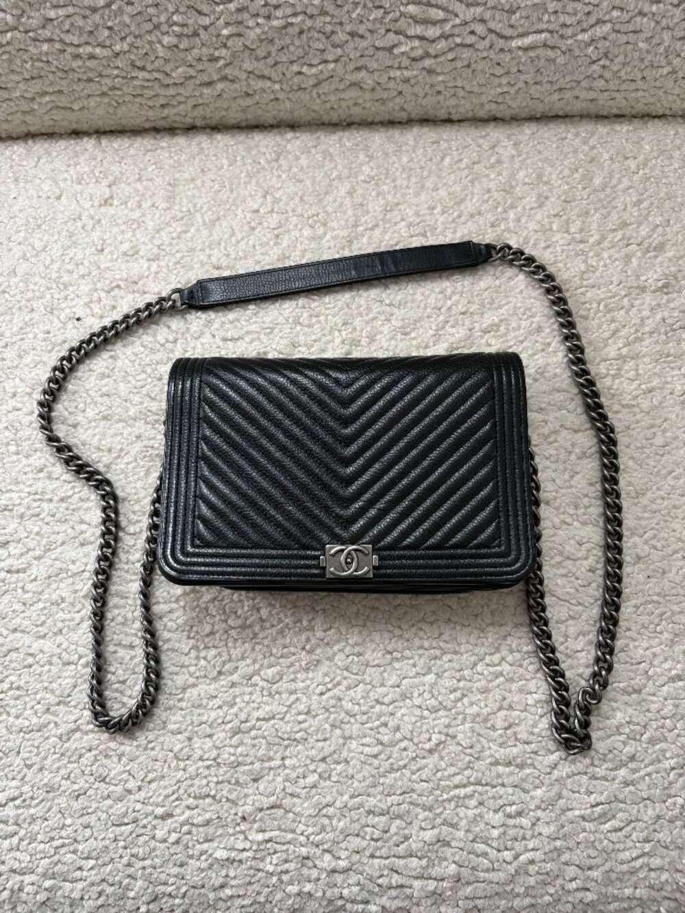 🖤 CHANEL BLACK CHEVRON WALLET ON CHAIN